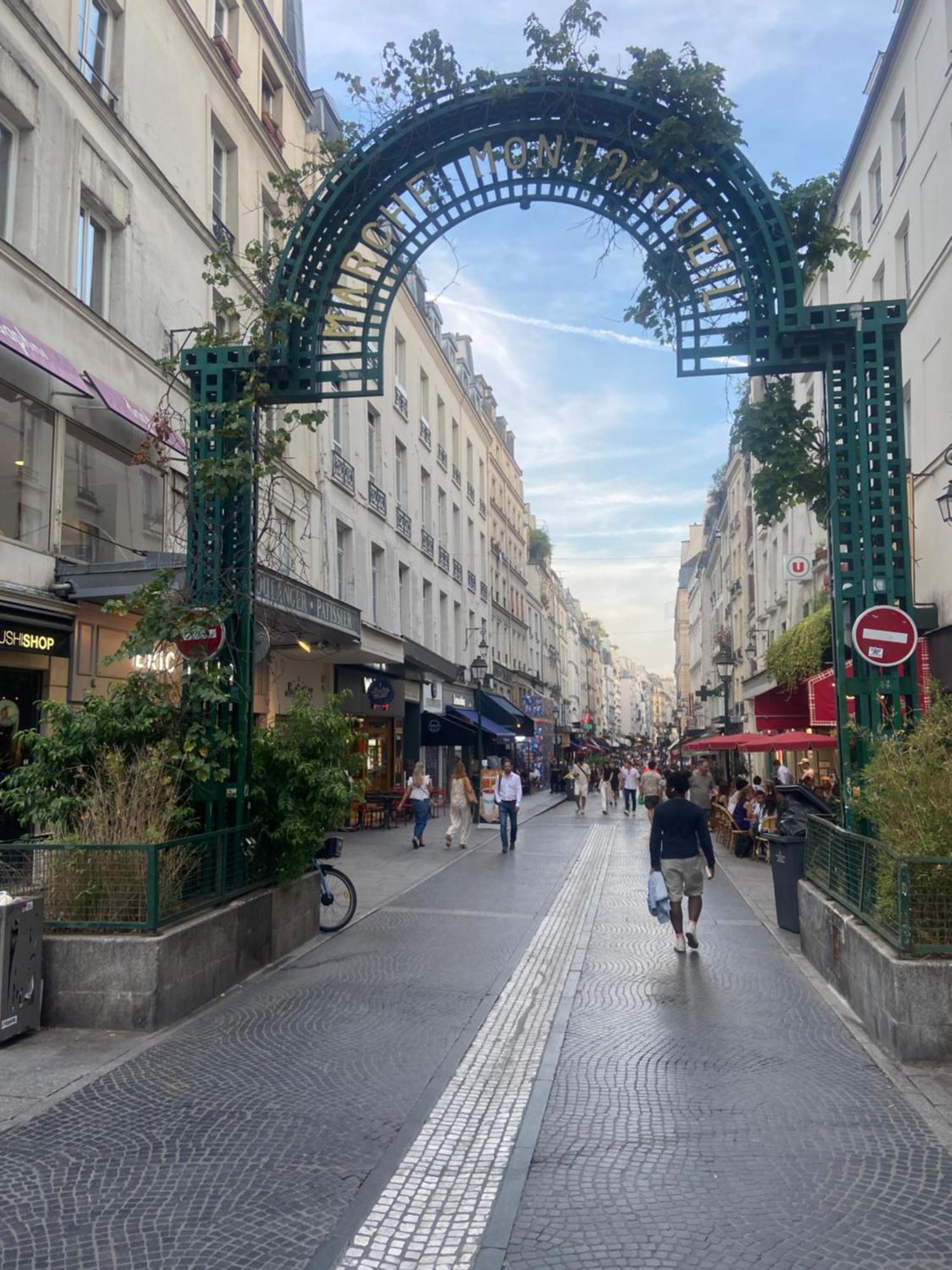 Apartment Rue Montorgueil Paris