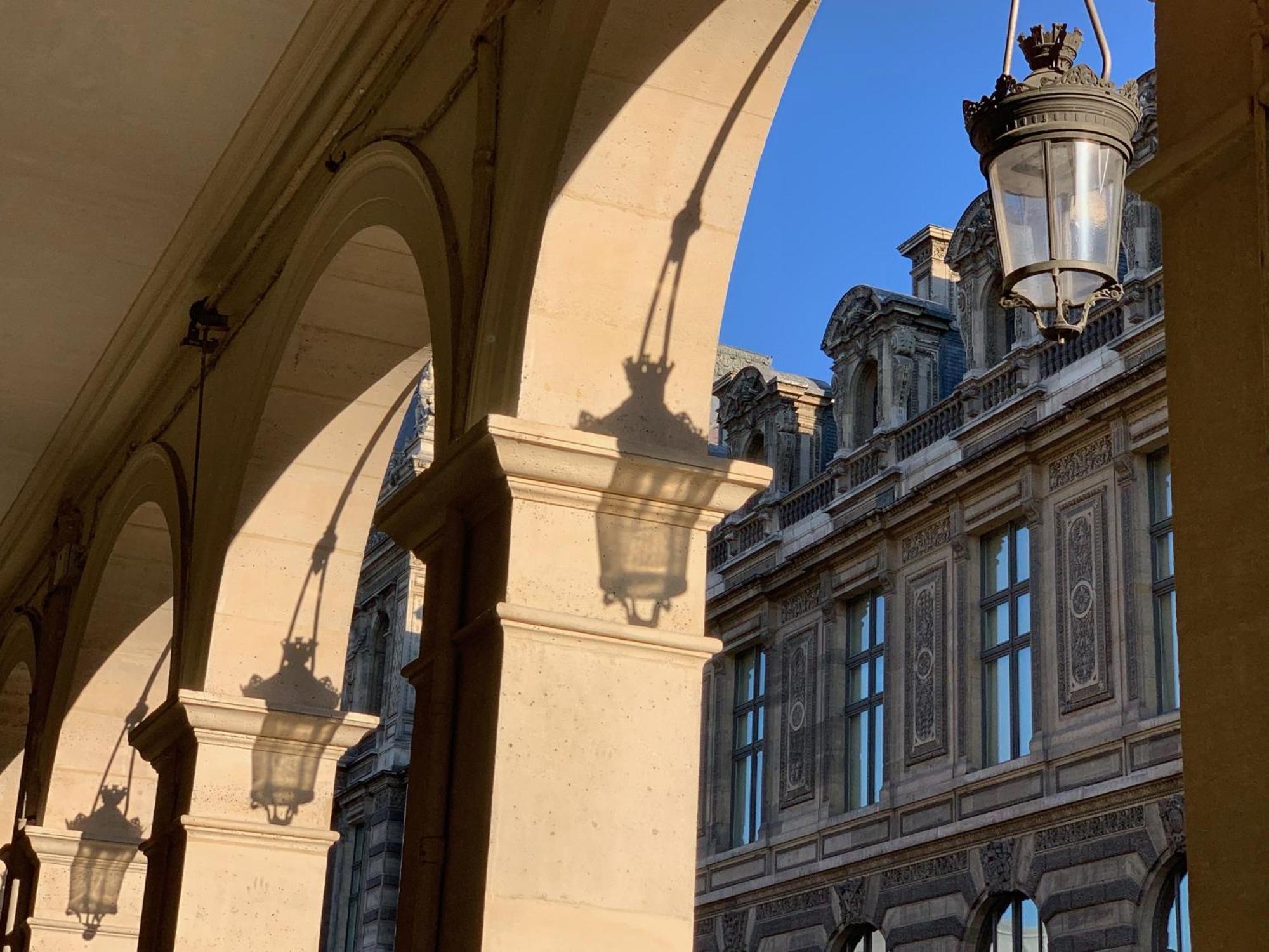 Prestige Sur Louvre Et Tuileries Paris
