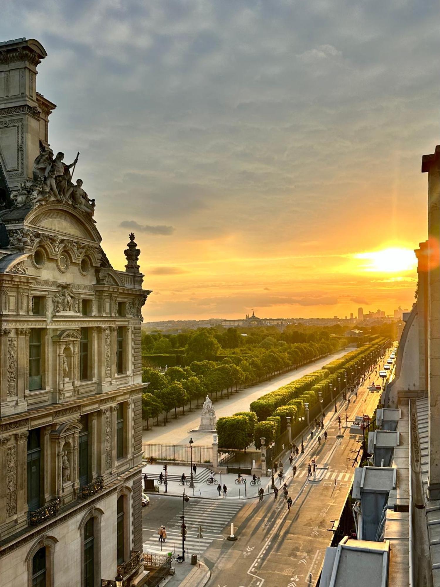 Prestige Sur Louvre Et Tuileries * Paris