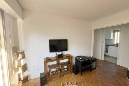 Entiry Apartment, Private In *