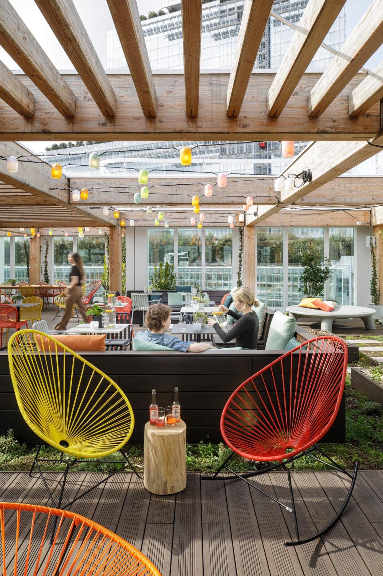 Zoku Aparthotel 4*