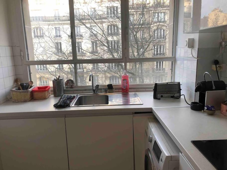 Grand Proche Metro Apartment Paris
