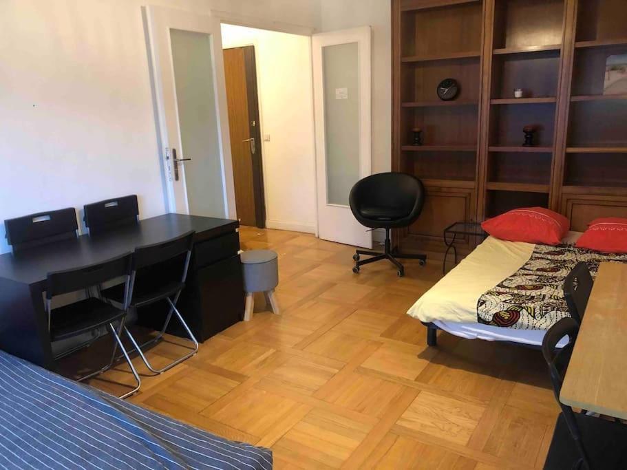 Apartment Grand Proche Metro