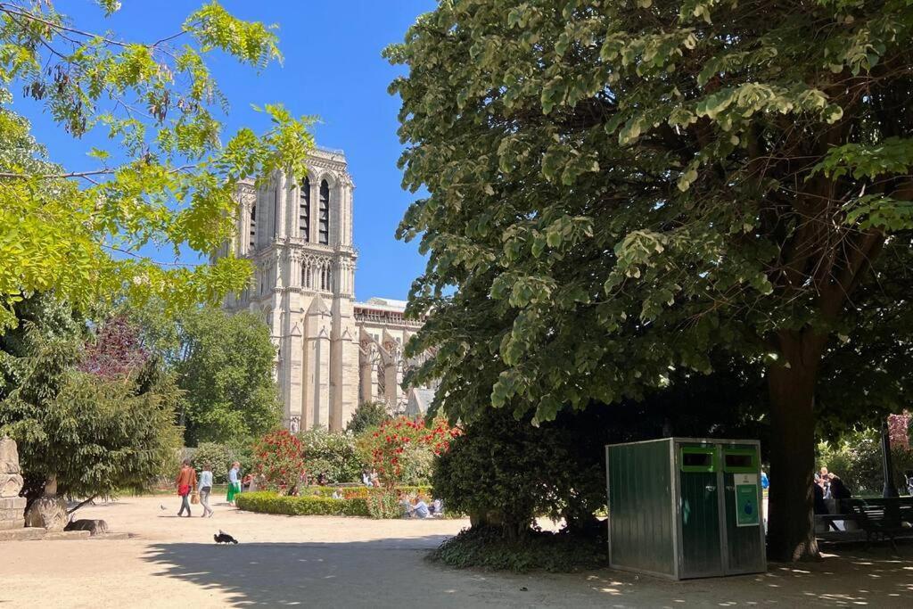 Appartement Rooftop Triplex With Garden At Notre Dame