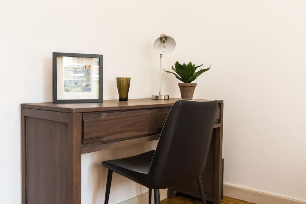 2 Bedrm Flat - Downtown - Near Commodities Appartement Paris
