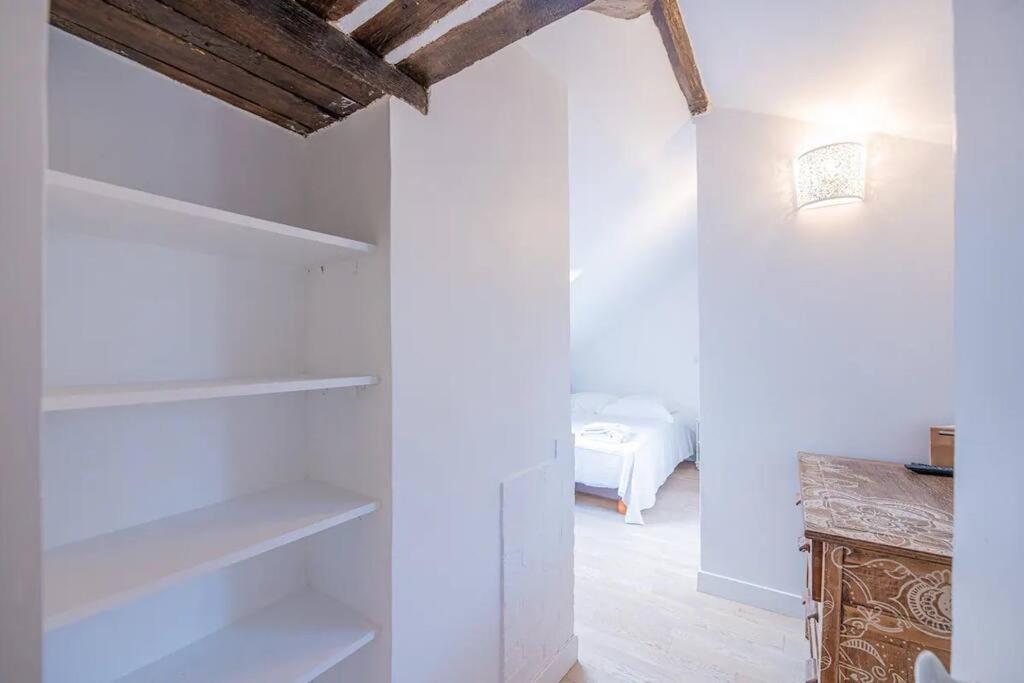 Appartement Amazing Location Only 3 Minutes From Luxembourg Gargens