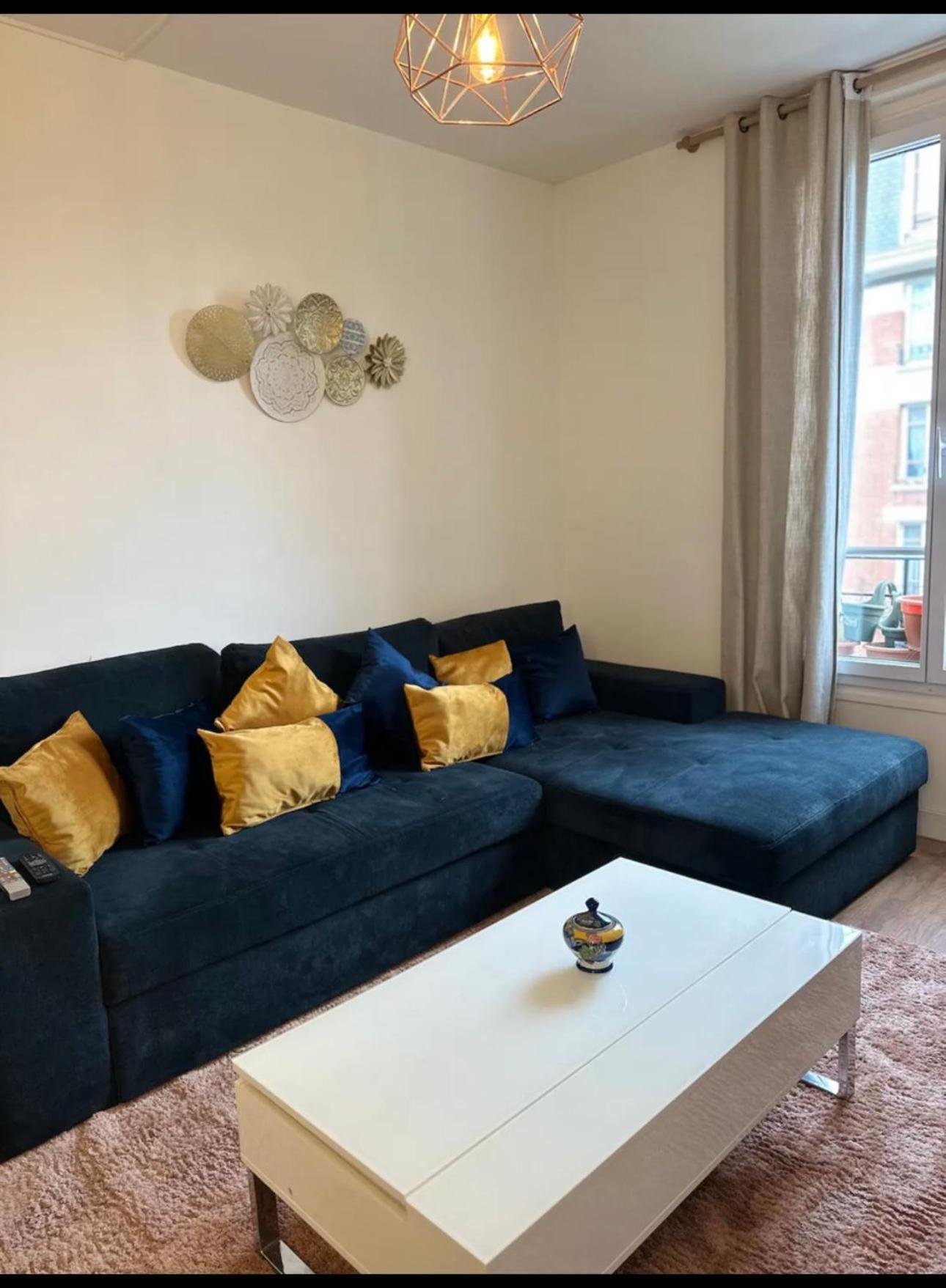 Apartment Centre *