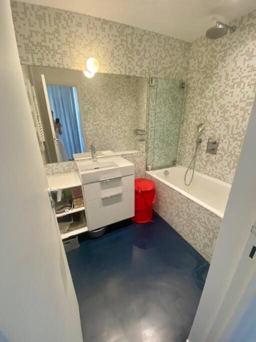 With Stunning View Of And Eiffel Tower Apartment Paris