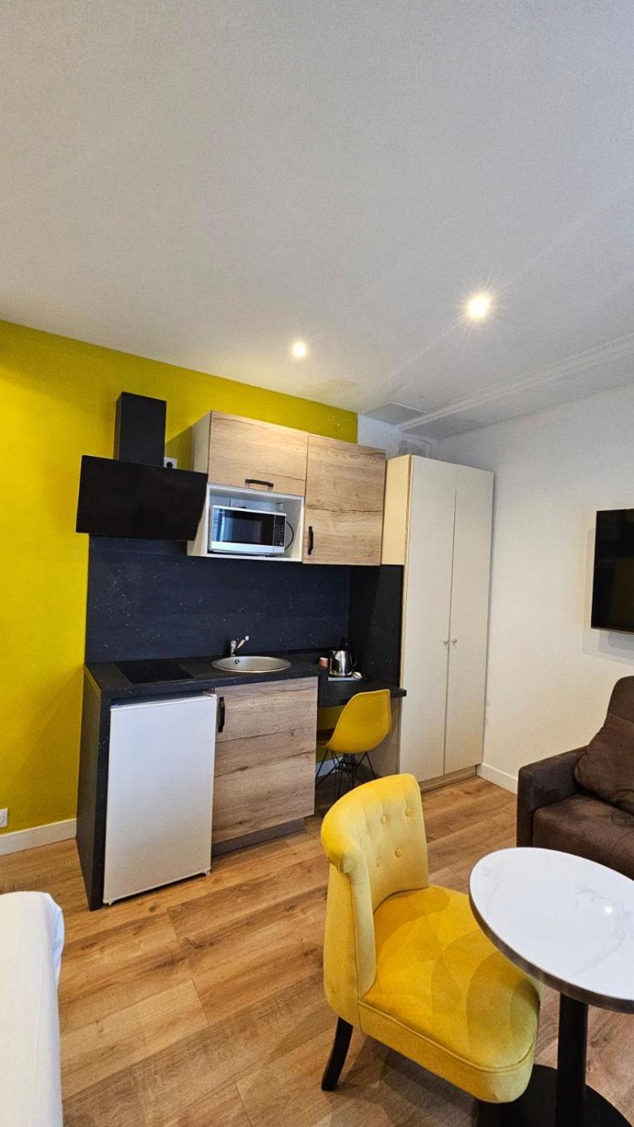Hotel Panam Gambetta- Place Gambetta-mairie Du 20 Emme Paris