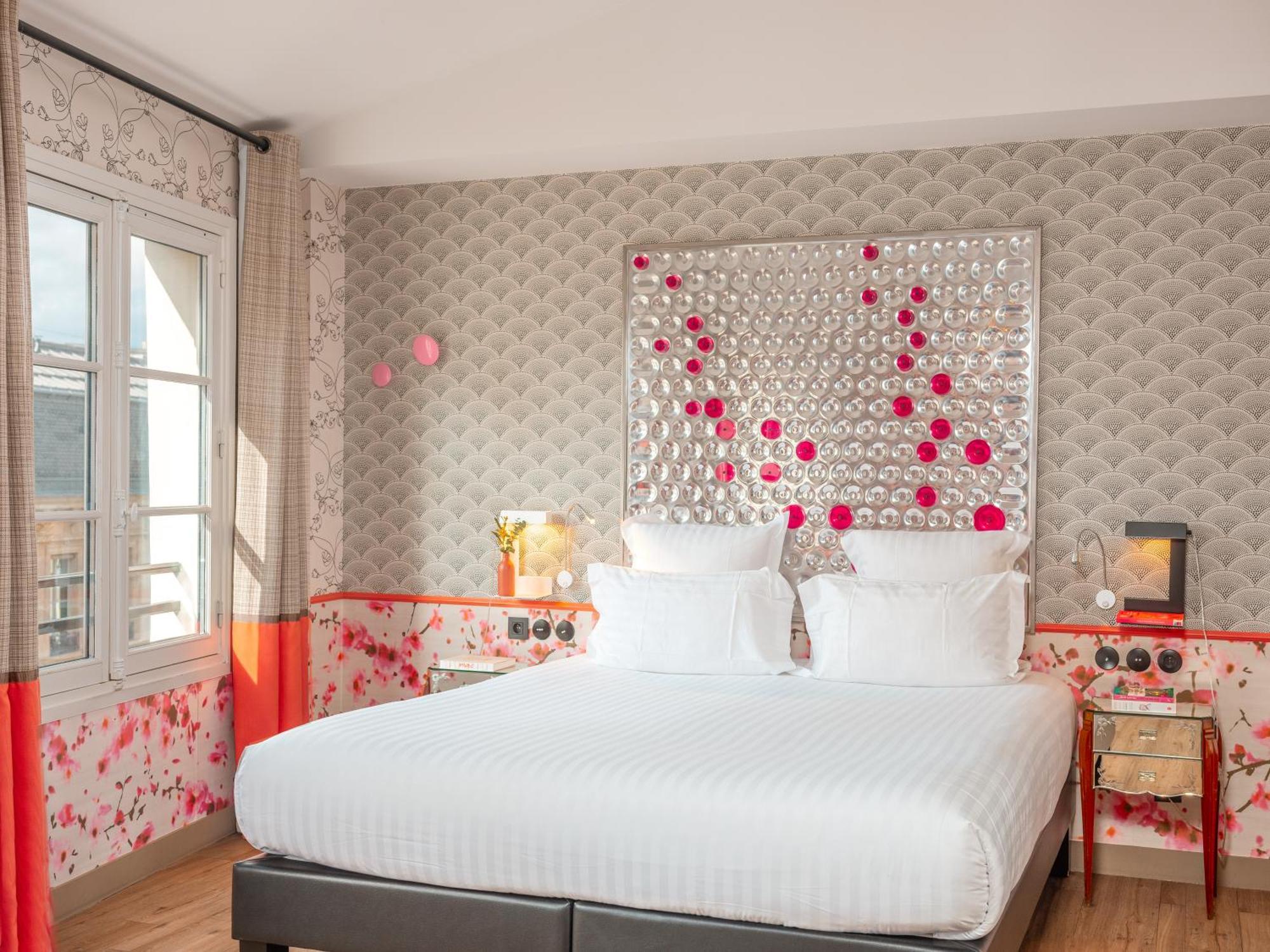 Crayon Rouge By Elegancia Hotel