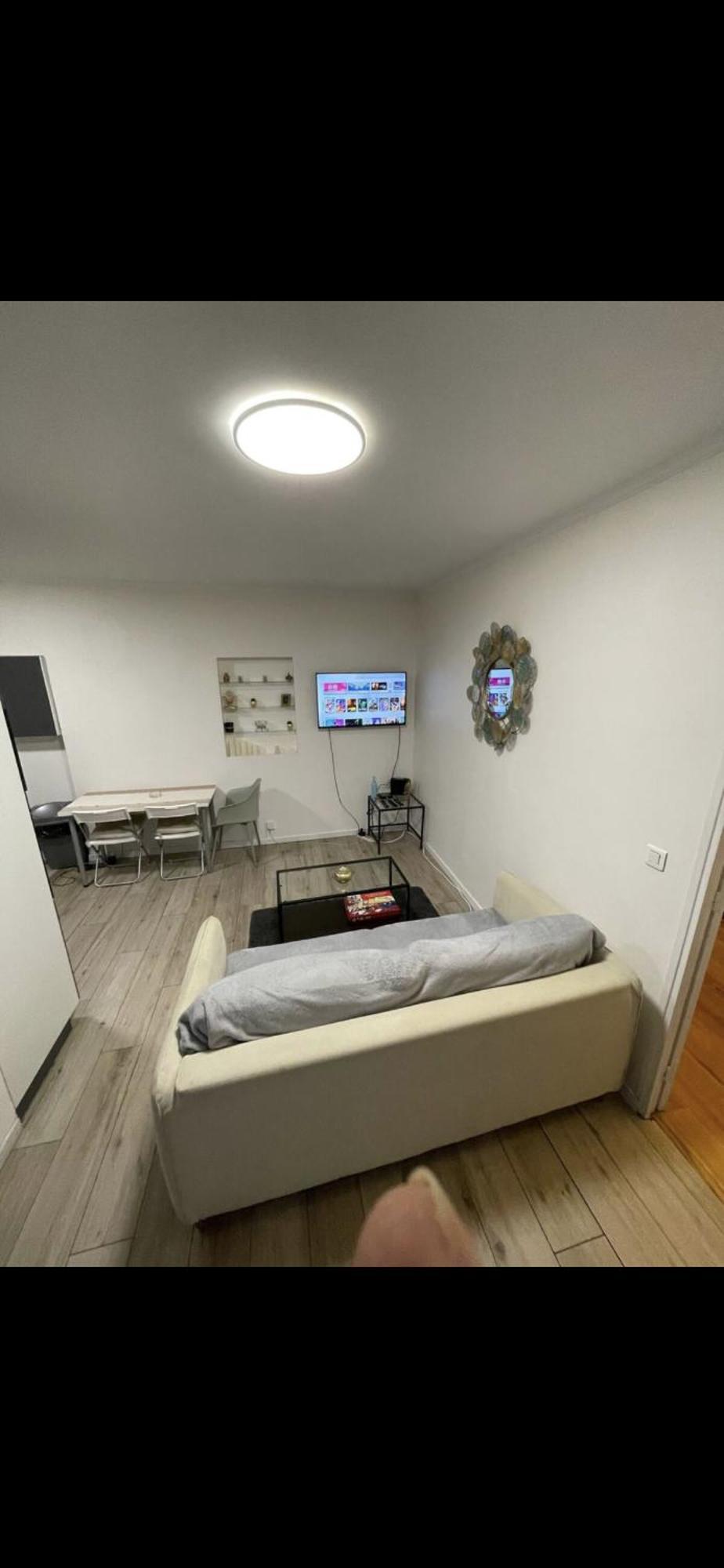 2 Pieces Proche Centre Et Transport Appartement Paris