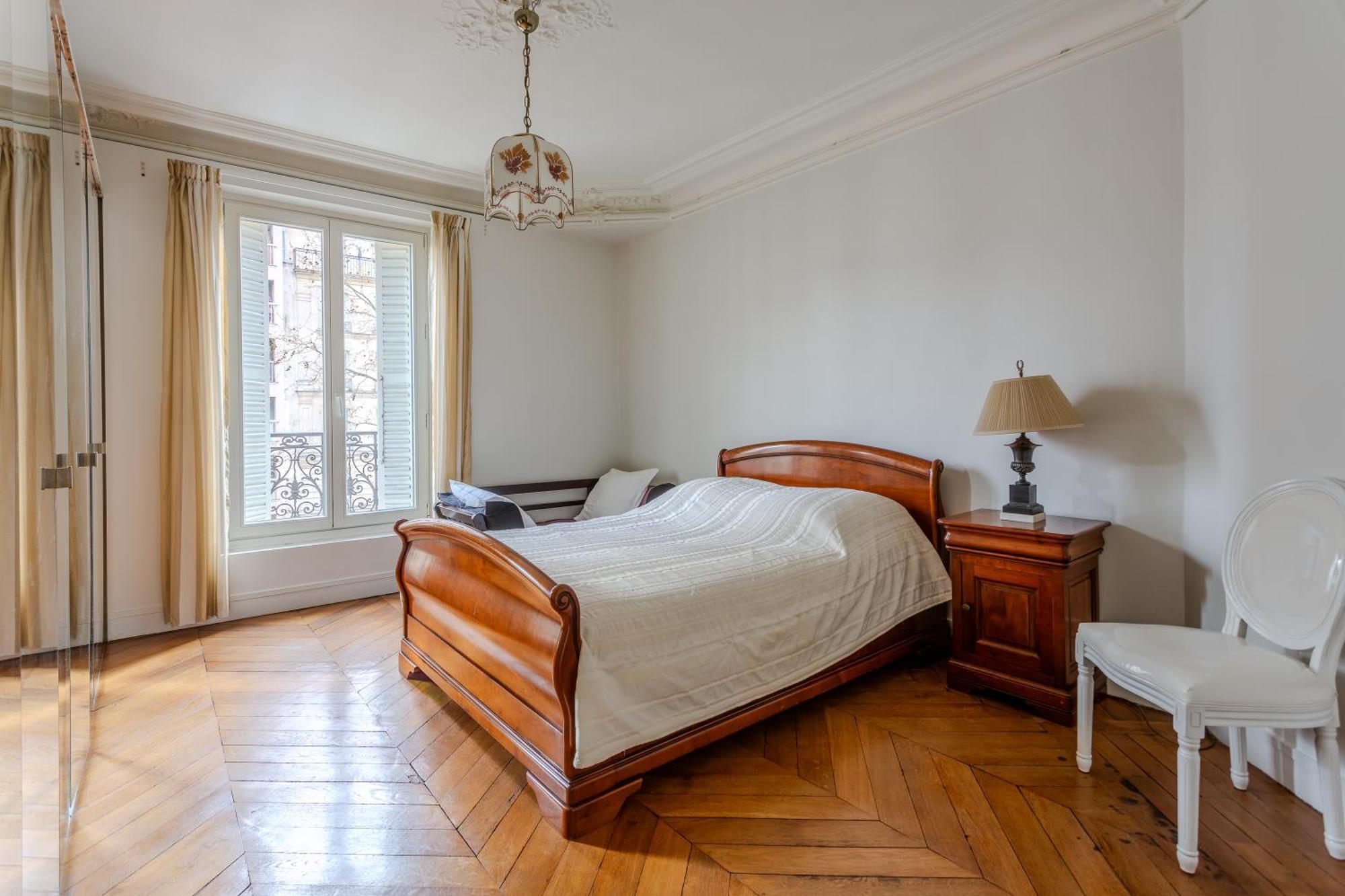 Sacre Coeur Grand Duplex 130 M2 - 4 + Double Living Appartement
