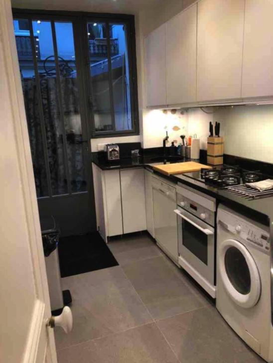 Eiffel Apartment