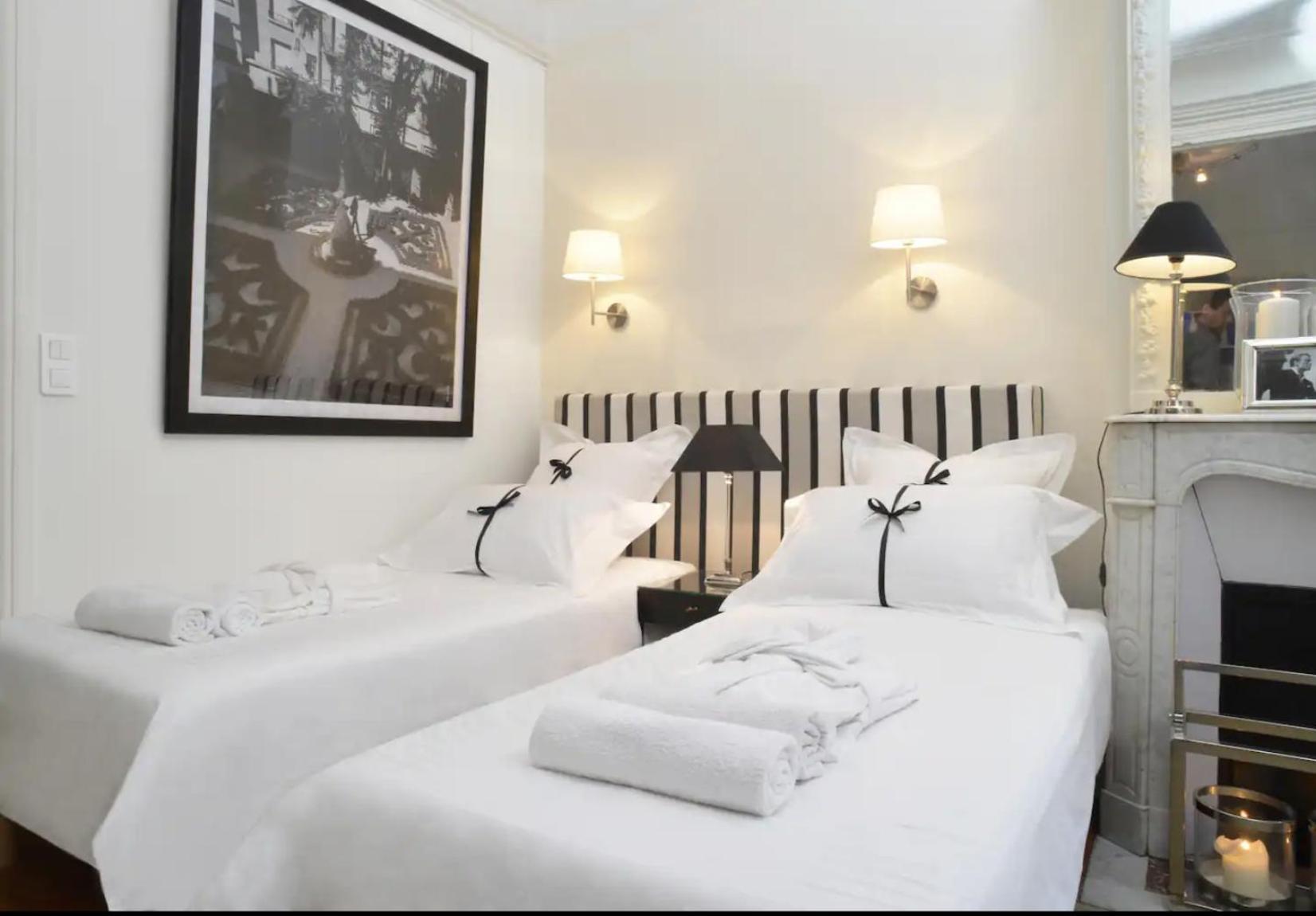 Eiffel Apartment Paris