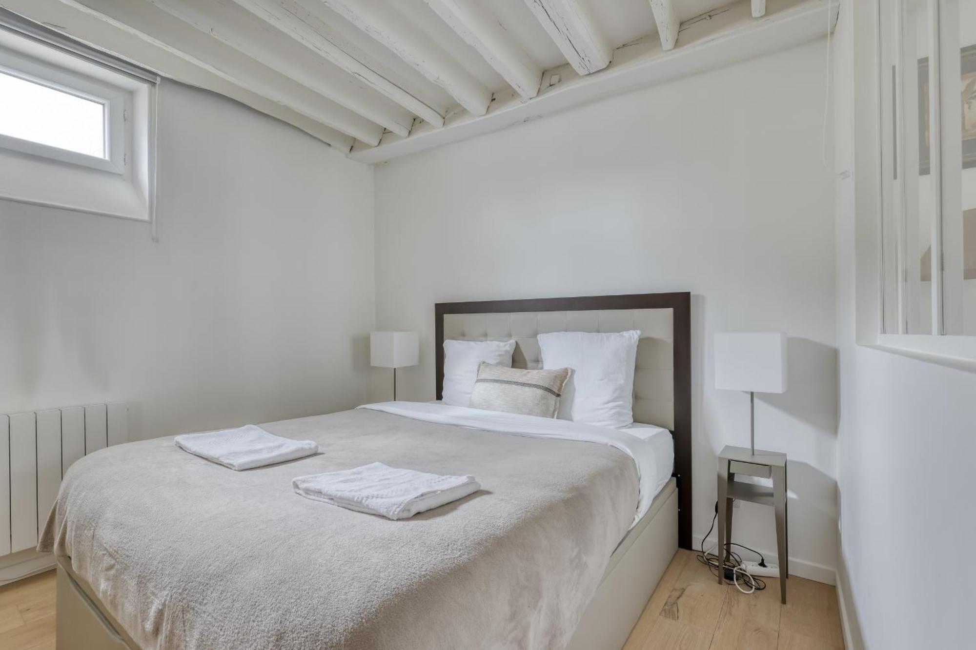 Apartment Tranquil Heaven Up To 4 Guests - Heart Of 07 Paris