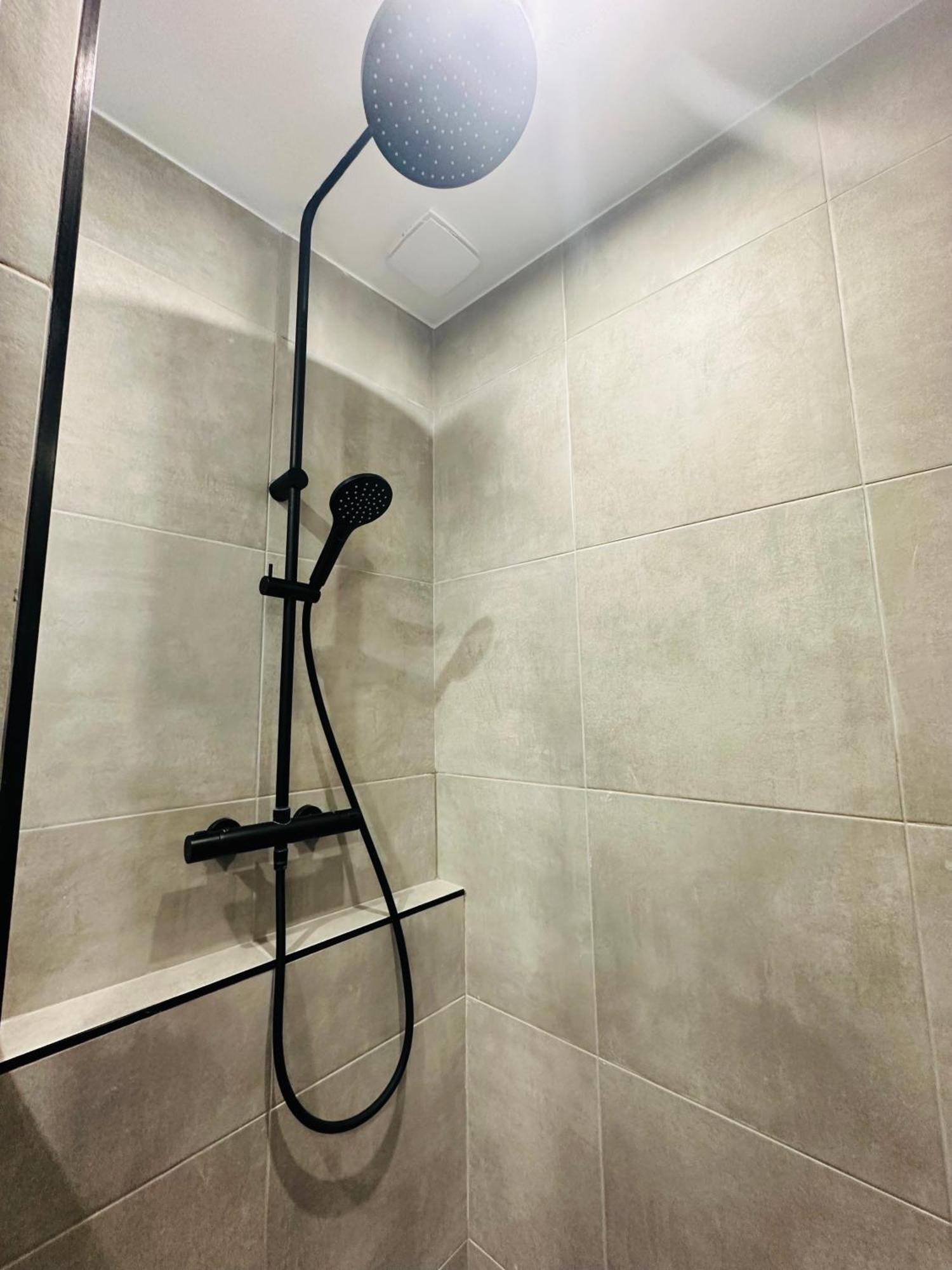 Appartement Spacieuses Flats Montaigne Champs Elysee Paris