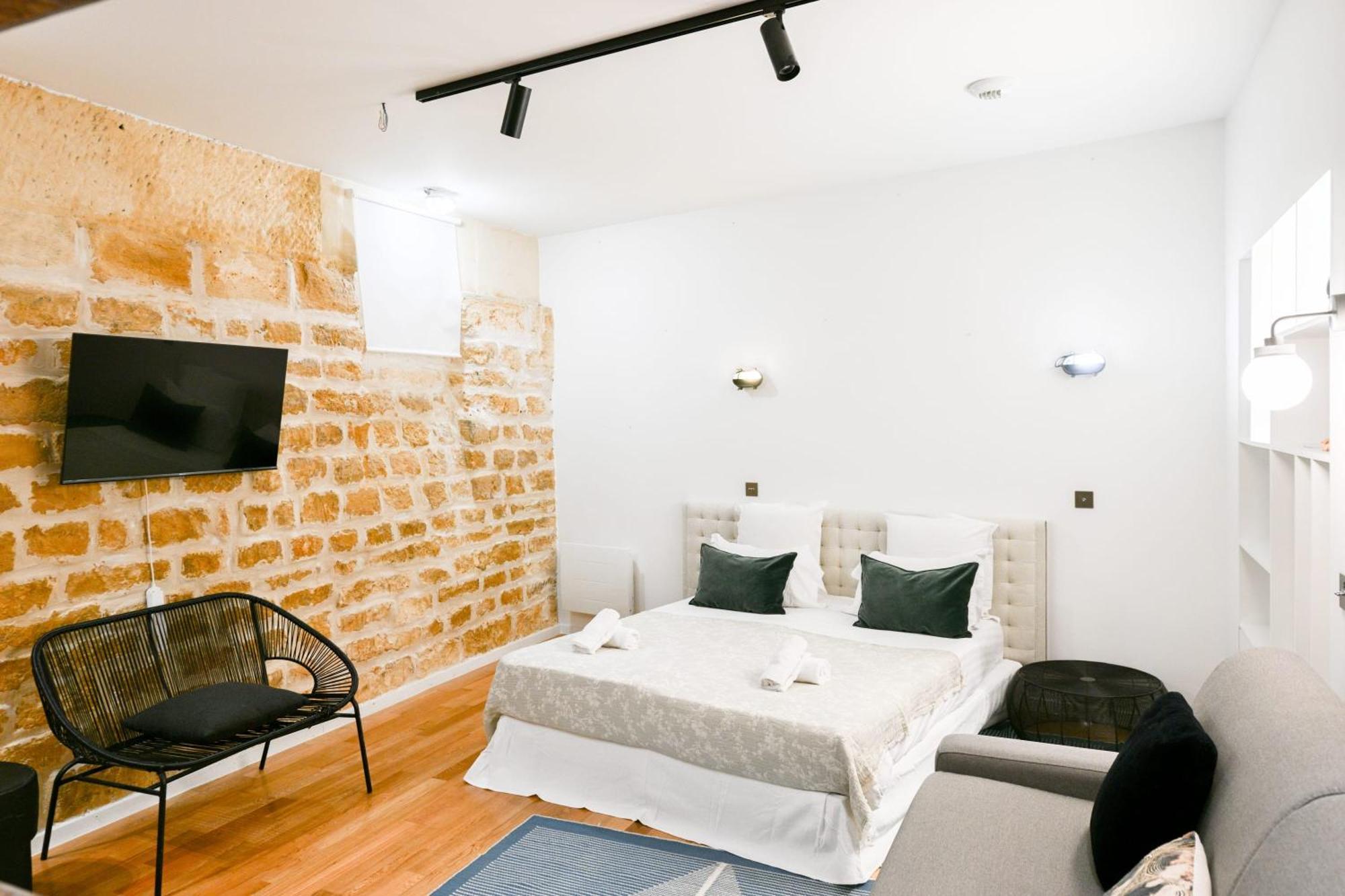 Le Marais Pl De La Bastille 3bd 3bth For 10 Guests Appartement *