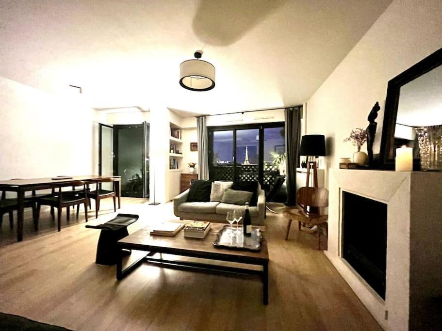 Apartment Parisian Flat Eiffel Tower View