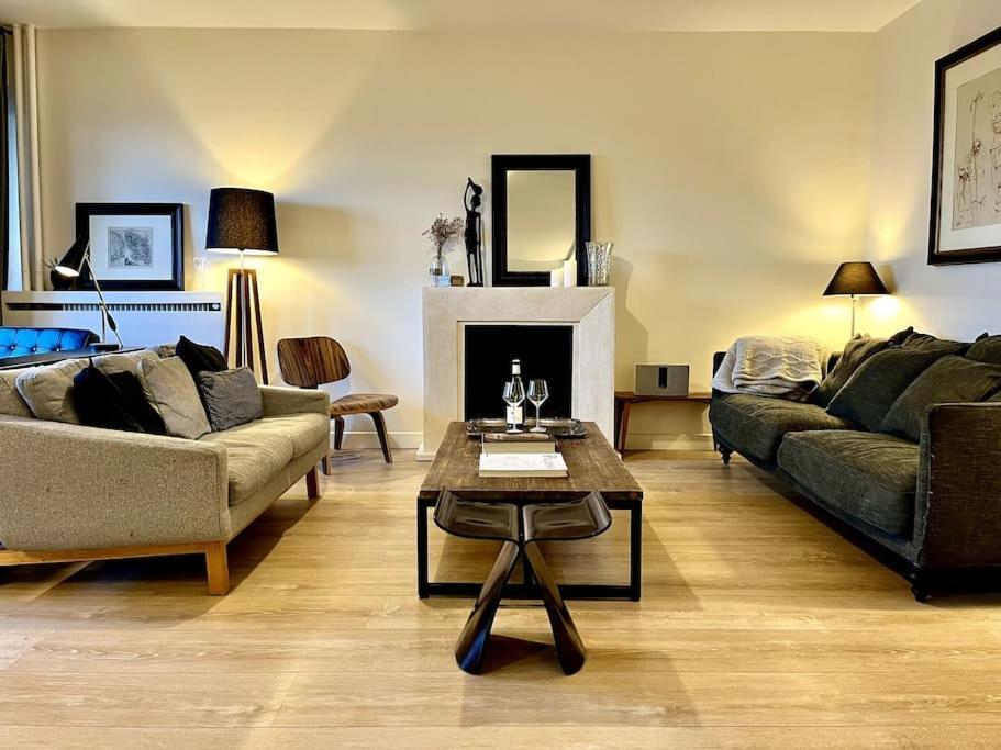 Parisian Flat Eiffel Tower View Apartment *