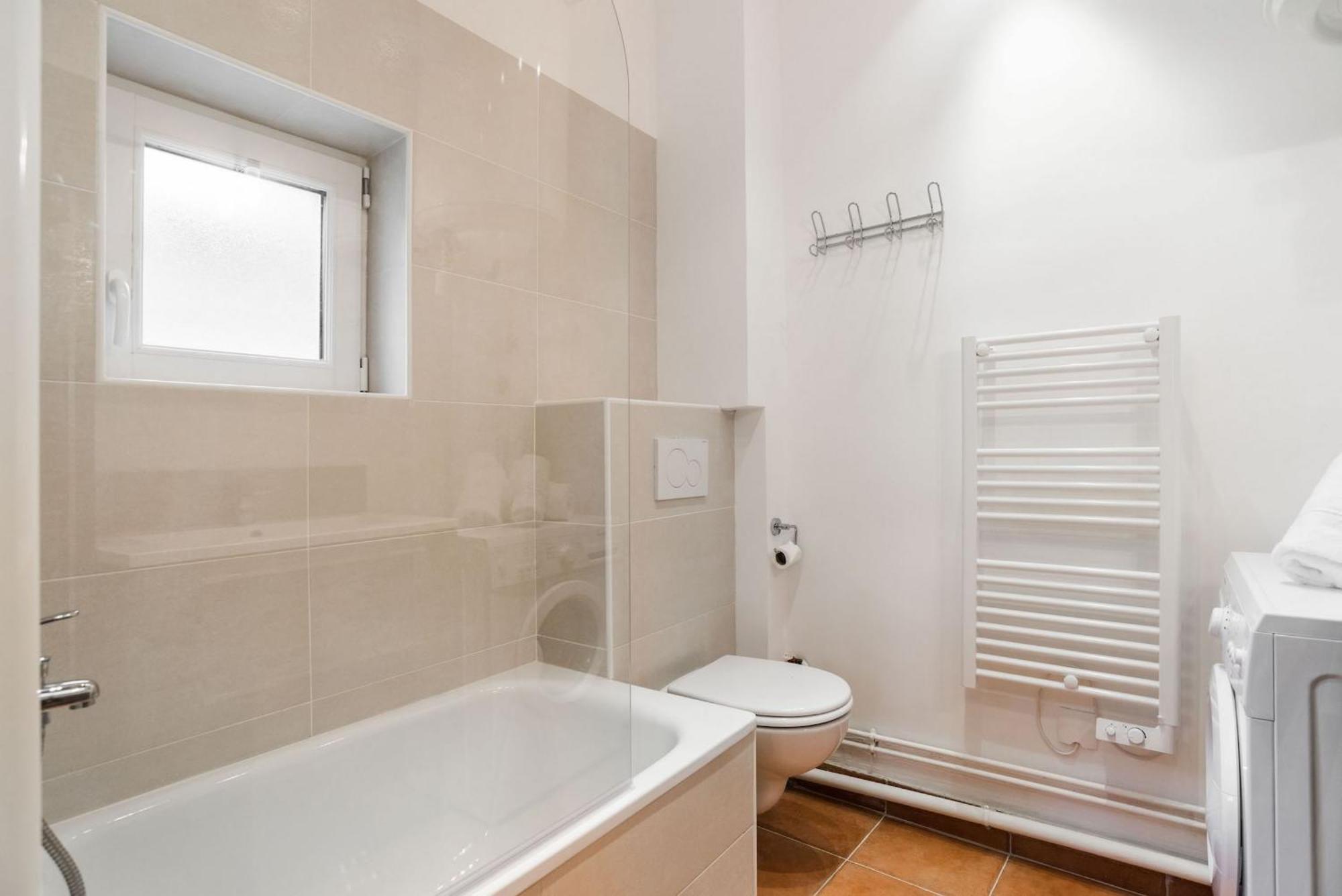 Arts Et 1br Cozy Flat Apartment