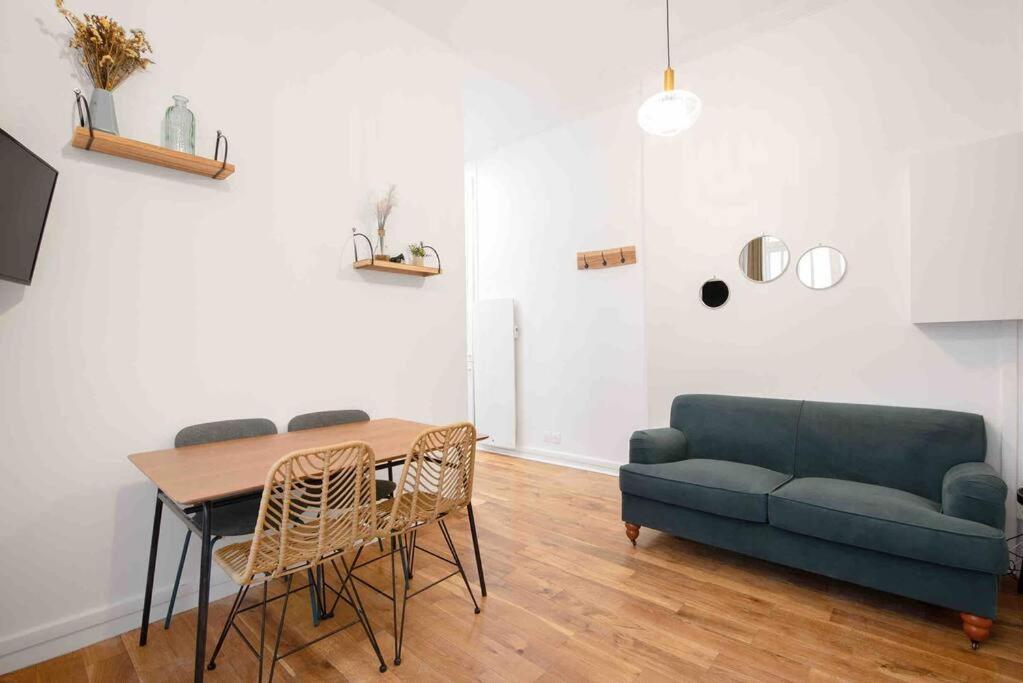Montmartre, Gare De L'est, 1 2 A 4p Apartment Paris