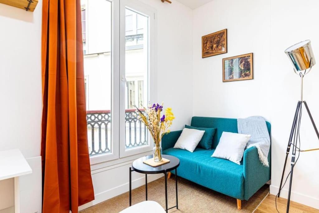 Apartment Charm And Convenience In Quatier Latin