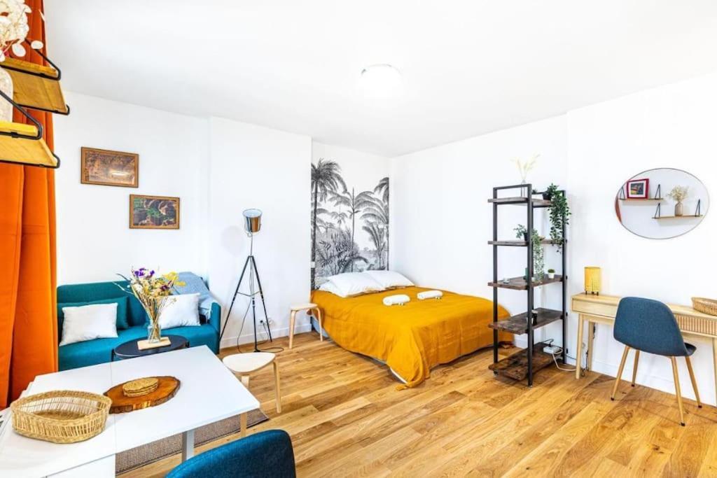 Apartment Charm And Convenience In Quatier Latin Paris