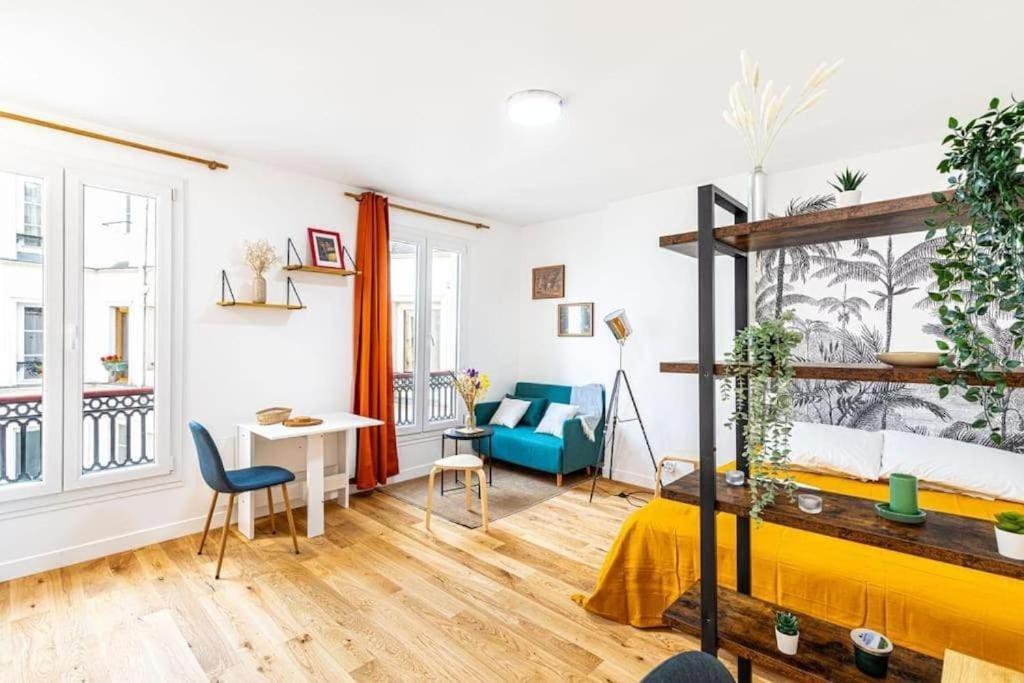 Charm And Convenience In Quatier Latin Apartment