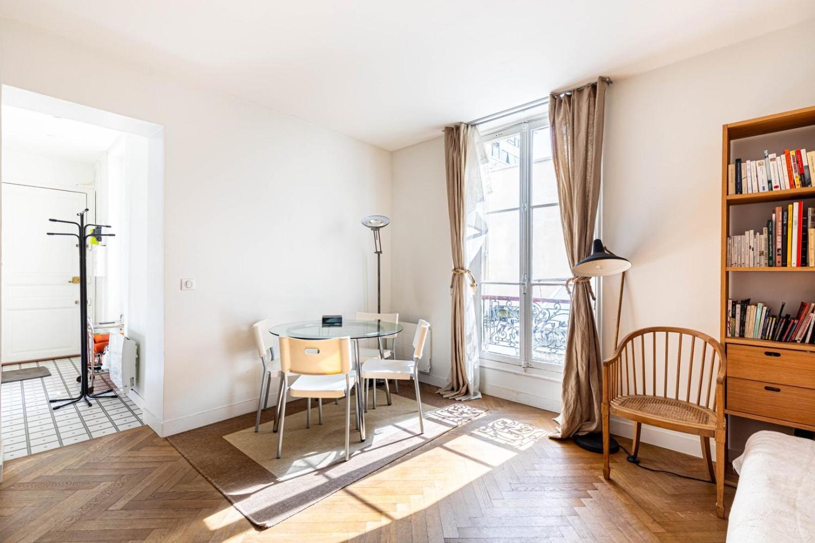 Guestready - Sunlit Serenity Near Montmartre Apartment *