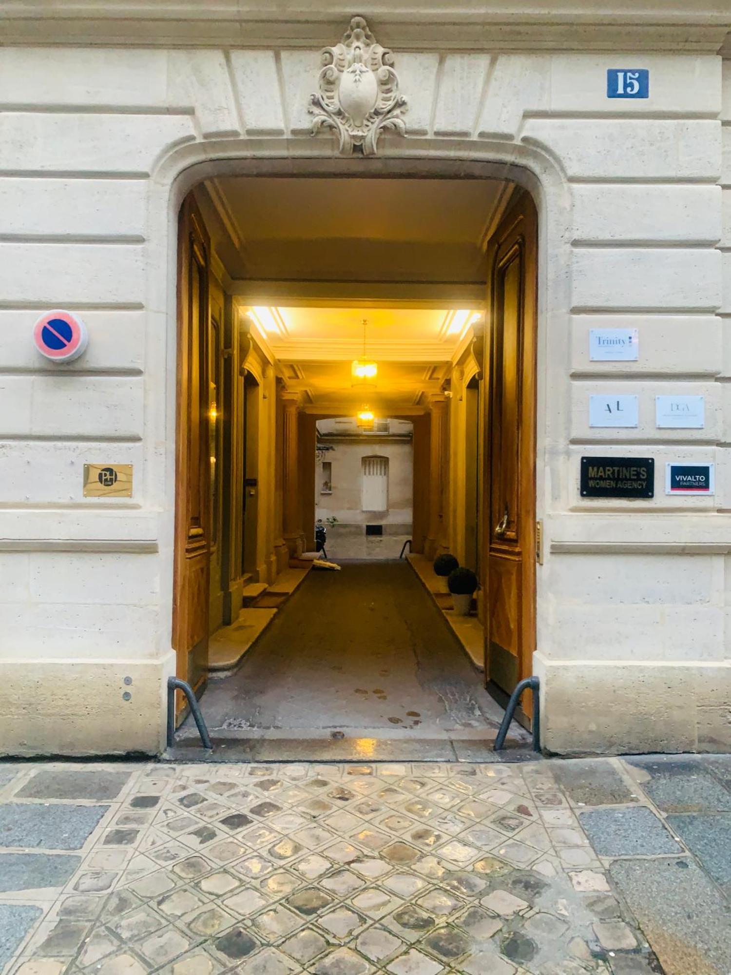 2 Bedrooms - Centre - Champs Elysees Apartment Paris