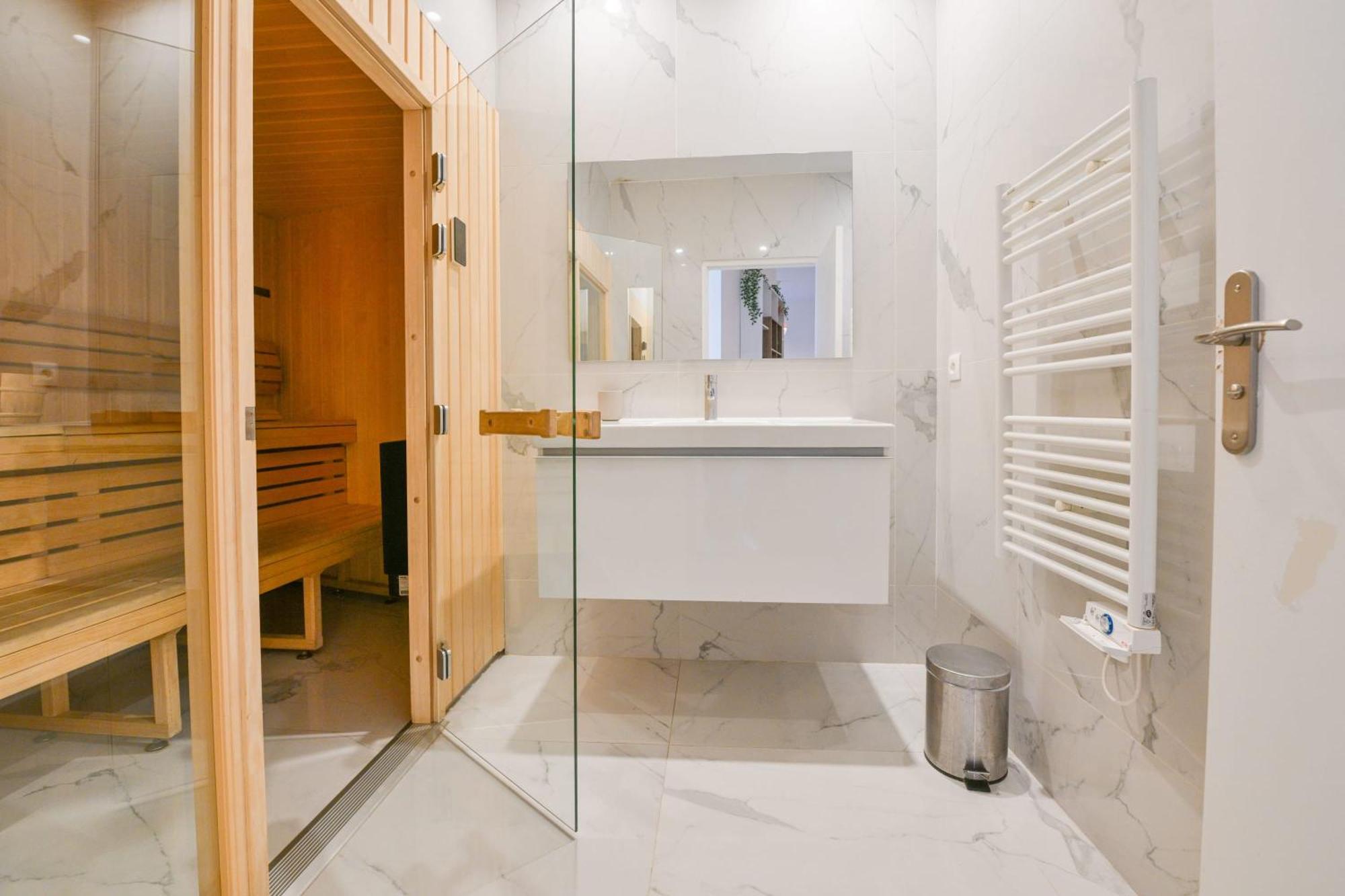 Sacre-coeur Modern 4bd With Sauna For 10 Guests! * Paris