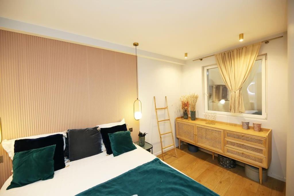 Apartment Experience Parisienne En Plein Coeur Du Marais