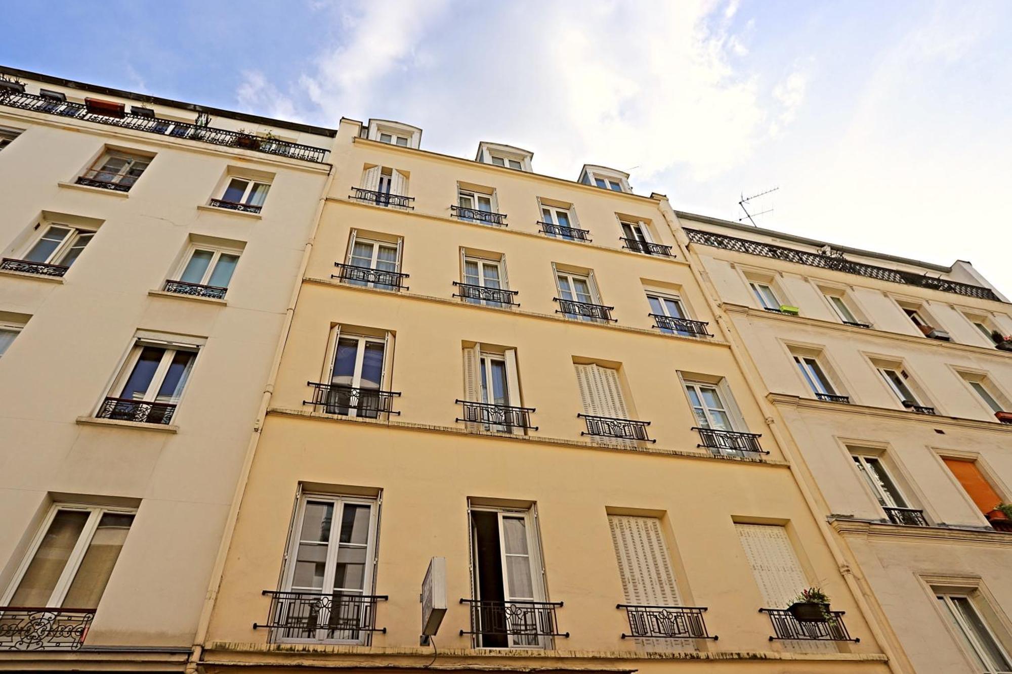 Apartment Beautiful 11st District Paris