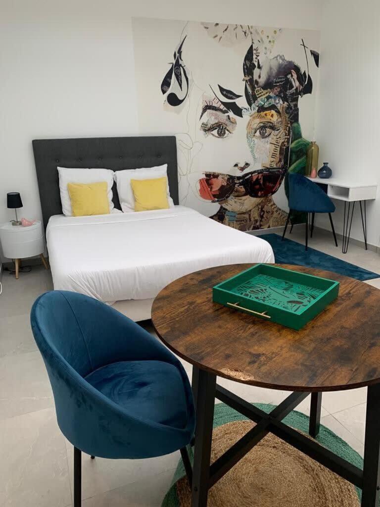 Cosy And Modern Studio In Heart Of Xvii Area * Paris