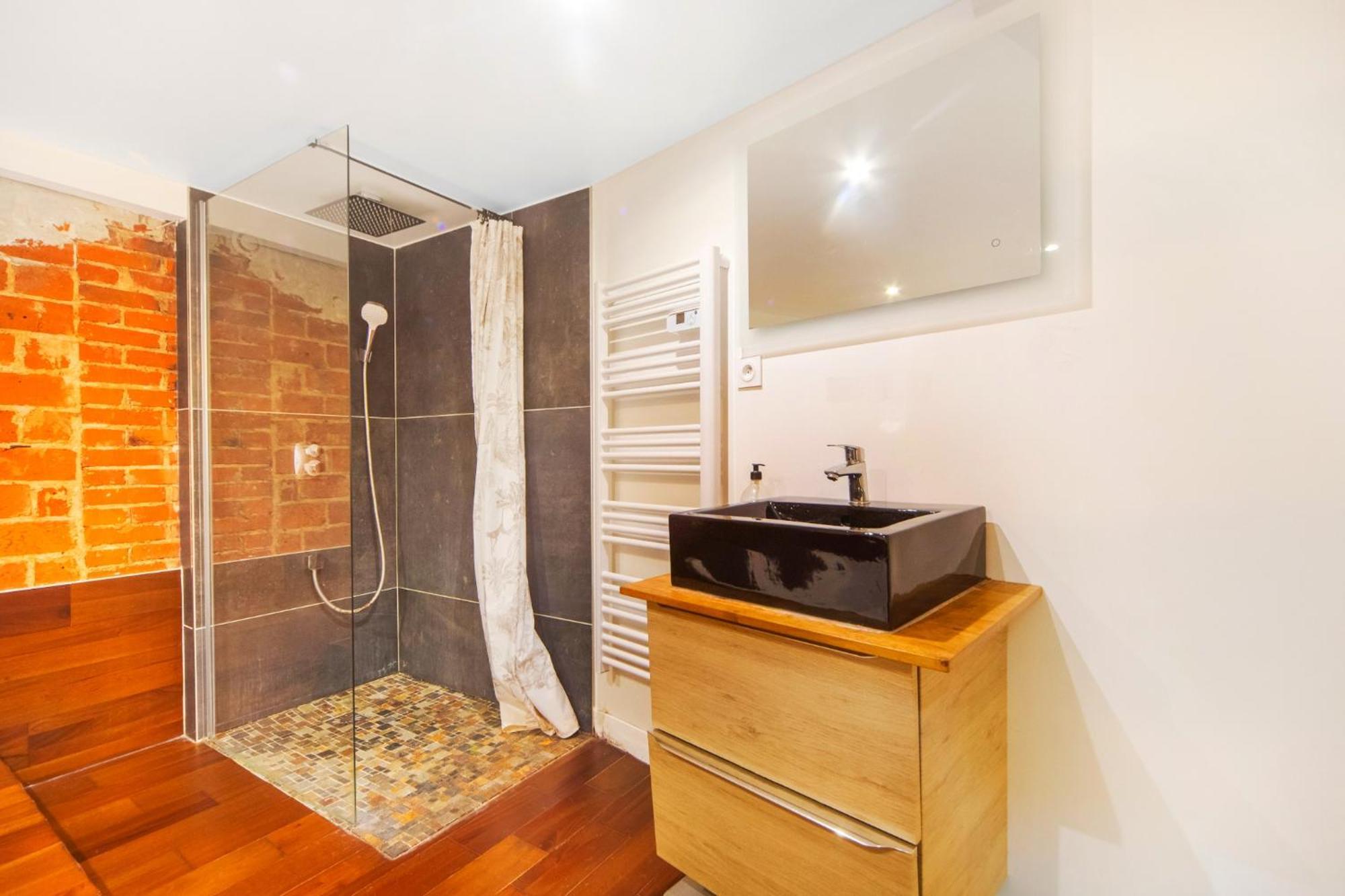 Large Flat Very Close To Montmartre Apartment Paris