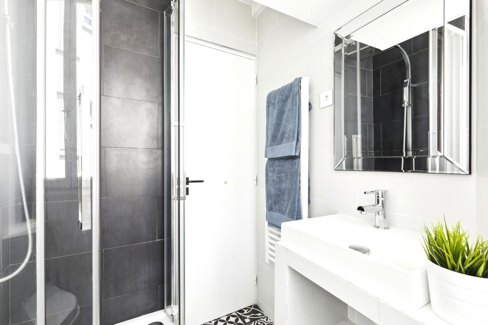 Lovely Floor Near Montmartre Appartement *