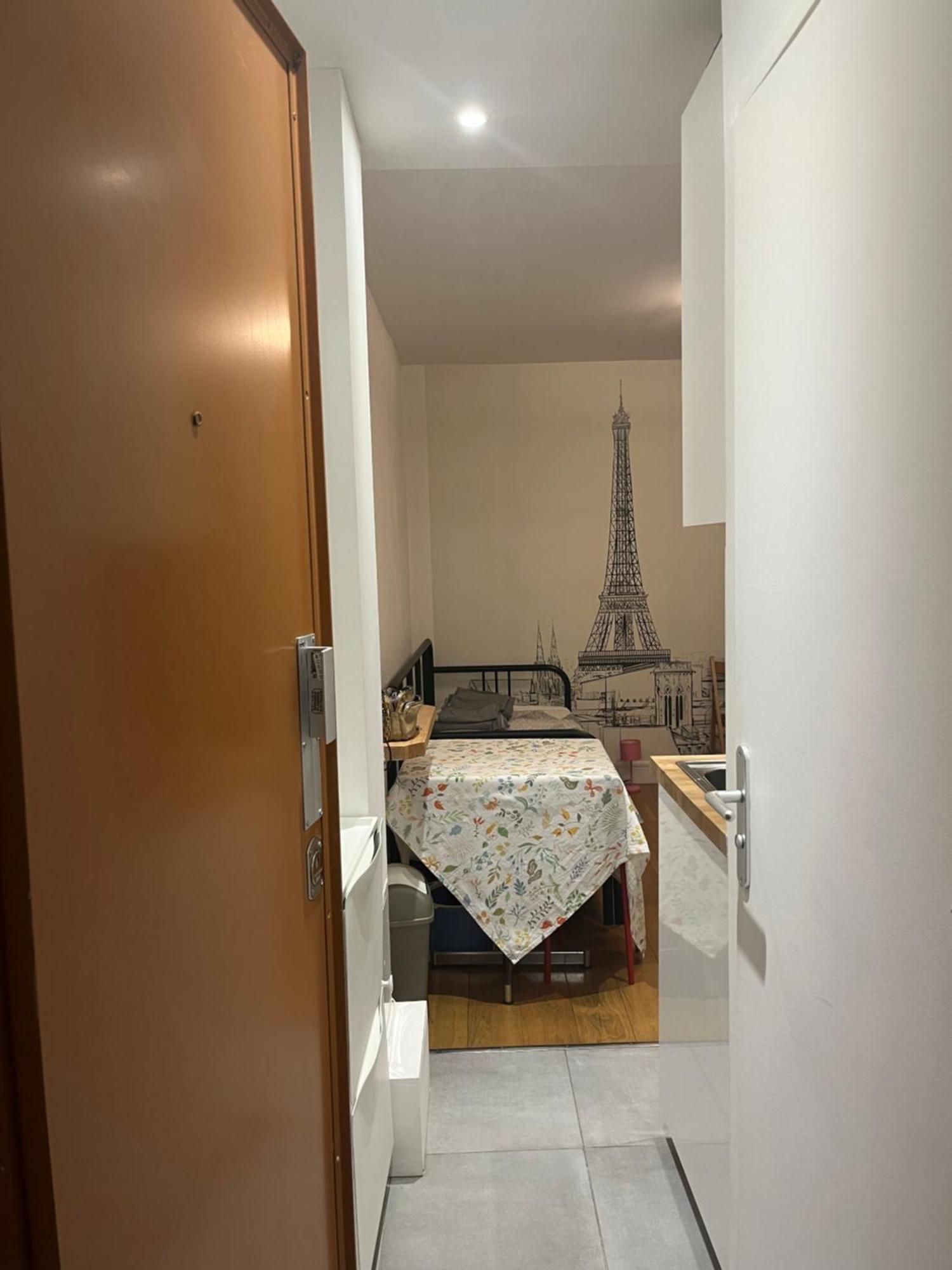 Independant Coeur 13eme Apartment