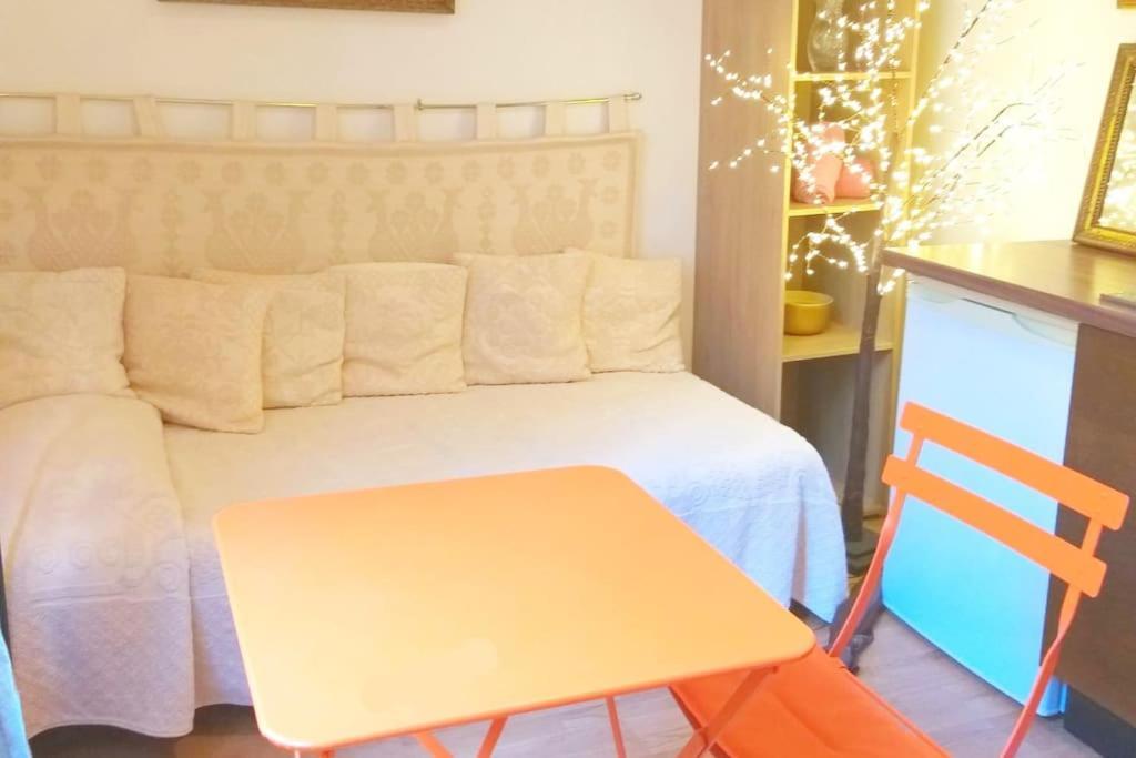 Small Luxurious In The Heart Of Saint Germain