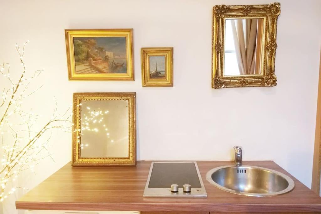 Small Luxurious In The Heart Of Saint Germain Apartment