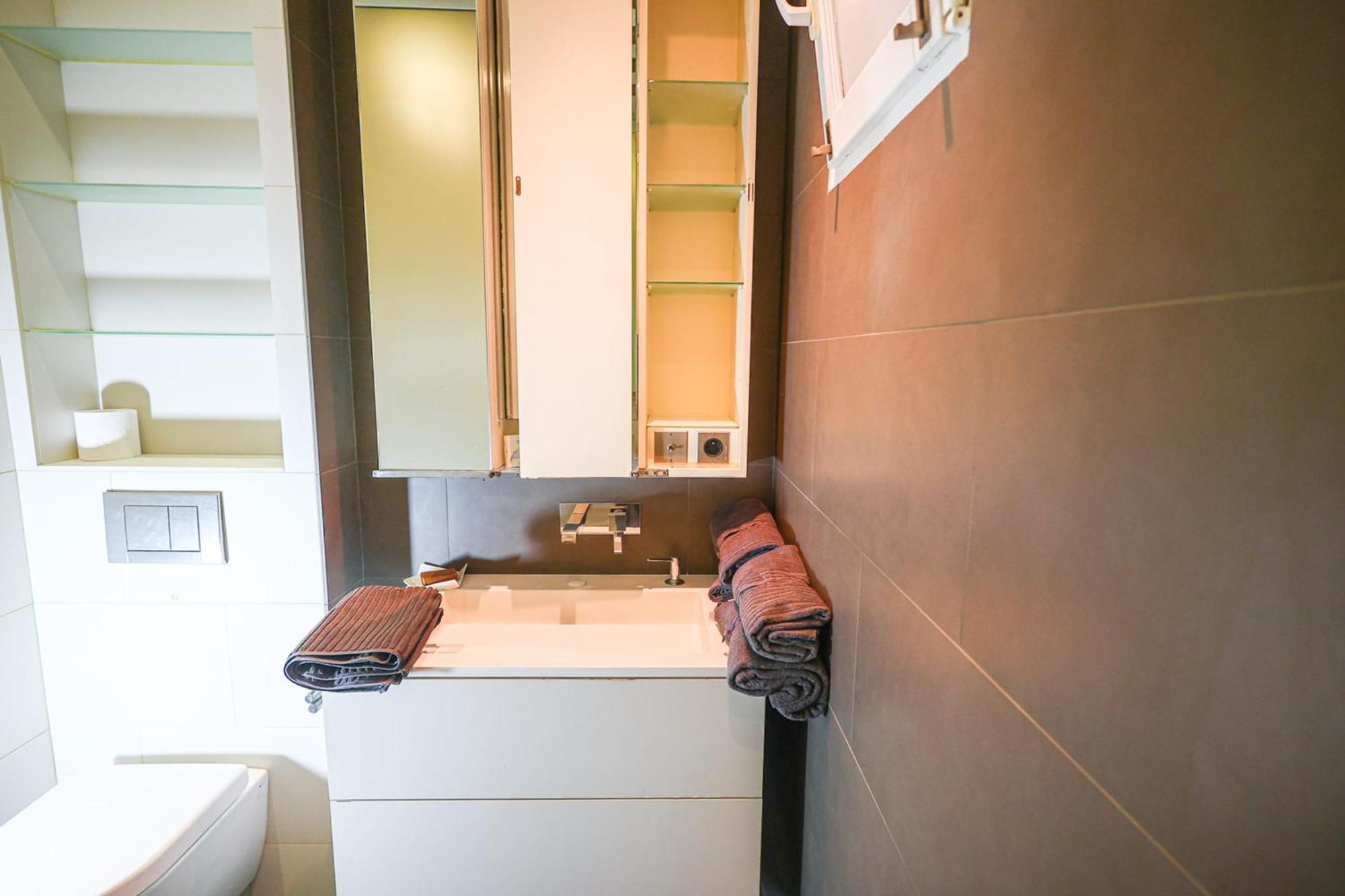 Apartment Elegant Climatise De 65 M2 Avec 2 Ch *