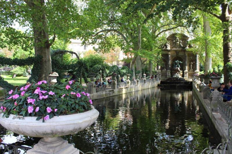 Small Luxurious In The Heart Of Saint Germain Apartment *