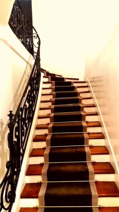Small Luxurious In The Heart Of Saint Germain * Paris