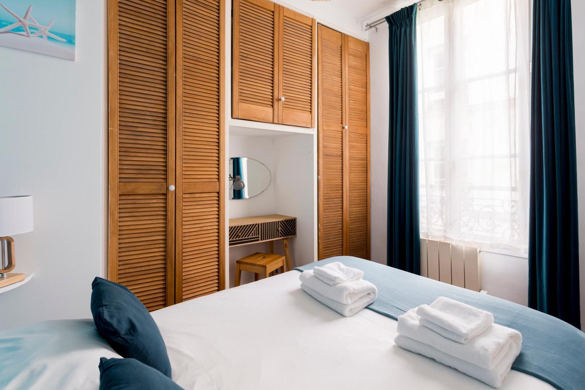 Appartement Marais Place Des Vosges Sevigne Paris