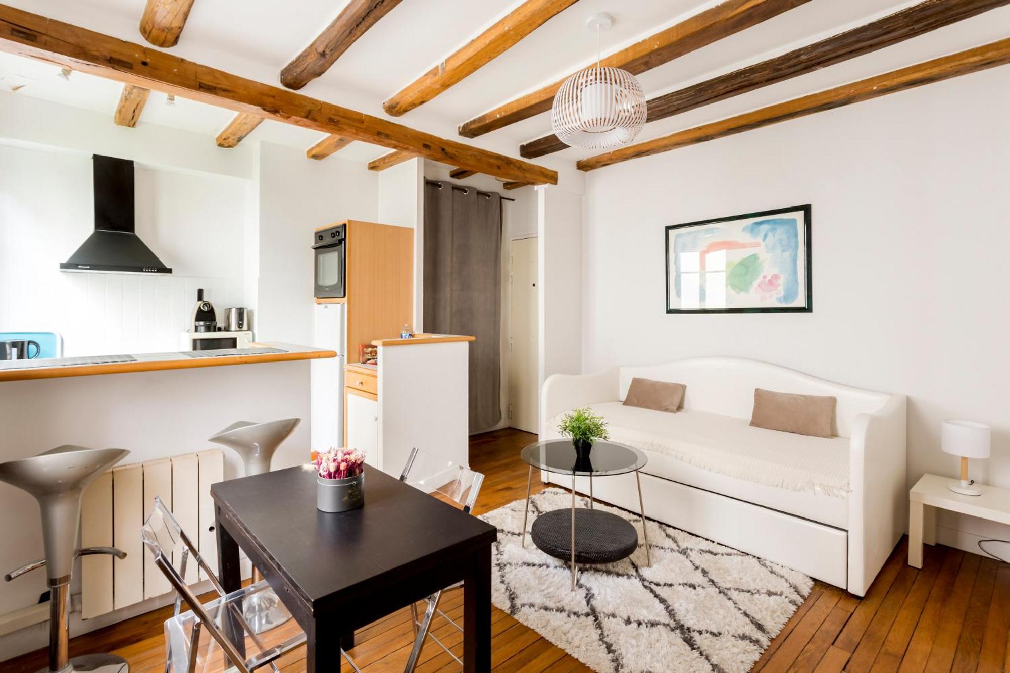 Appartement Marais Place Des Vosges Sevigne