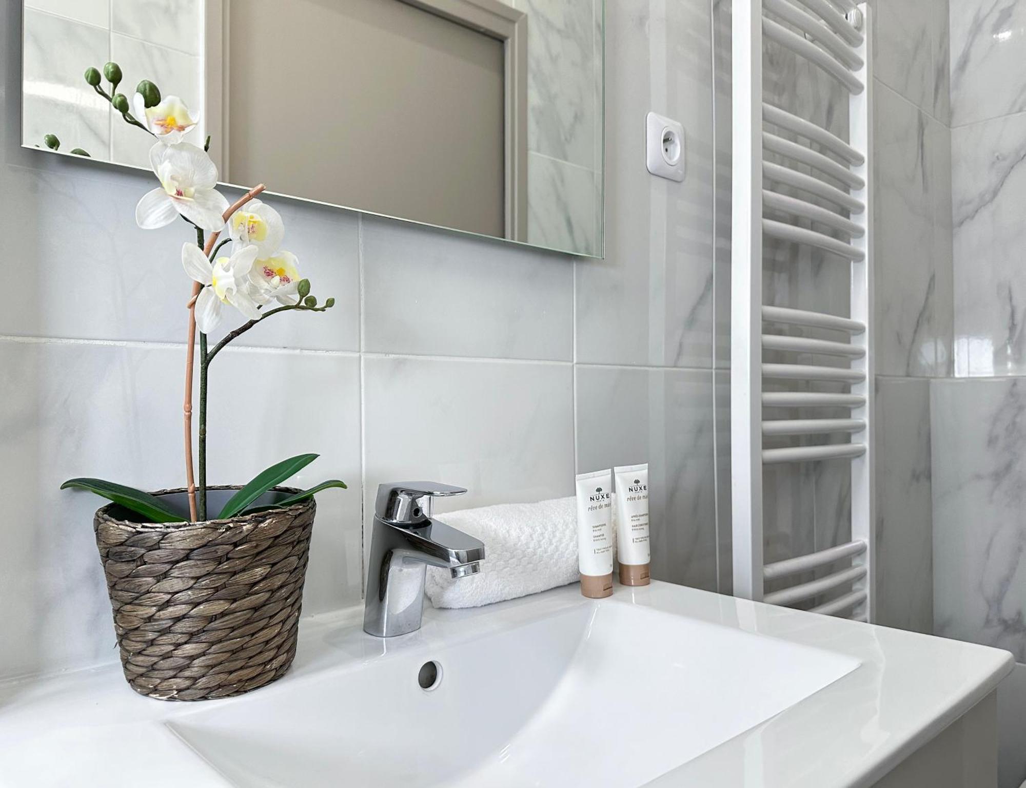 Spacious Studio In Saint-germain-des-pres Apartment