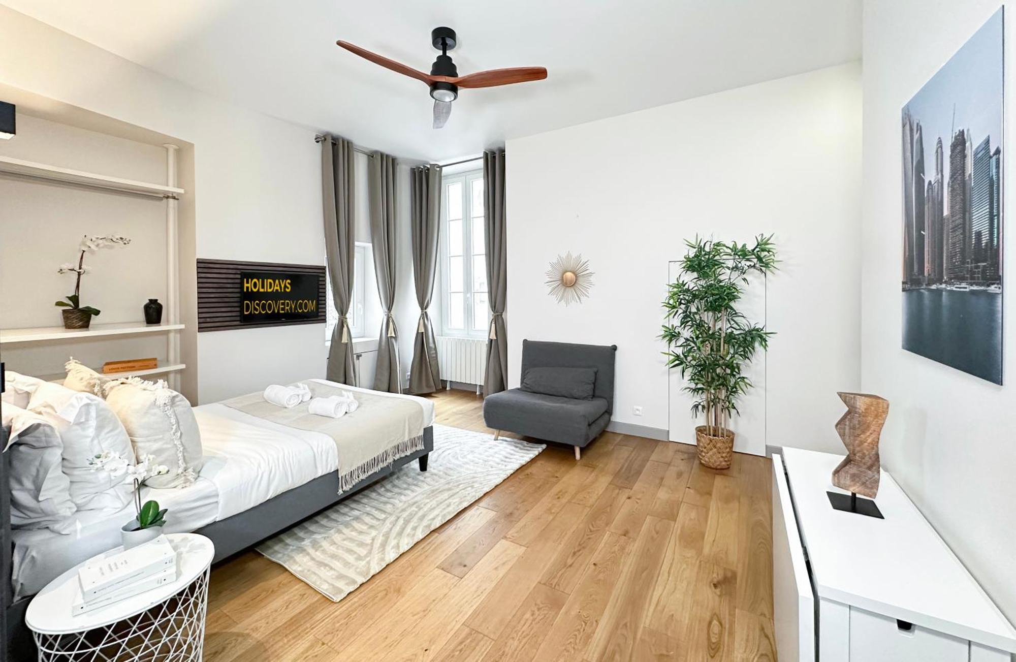 Spacious Studio In Saint-germain-des-pres *