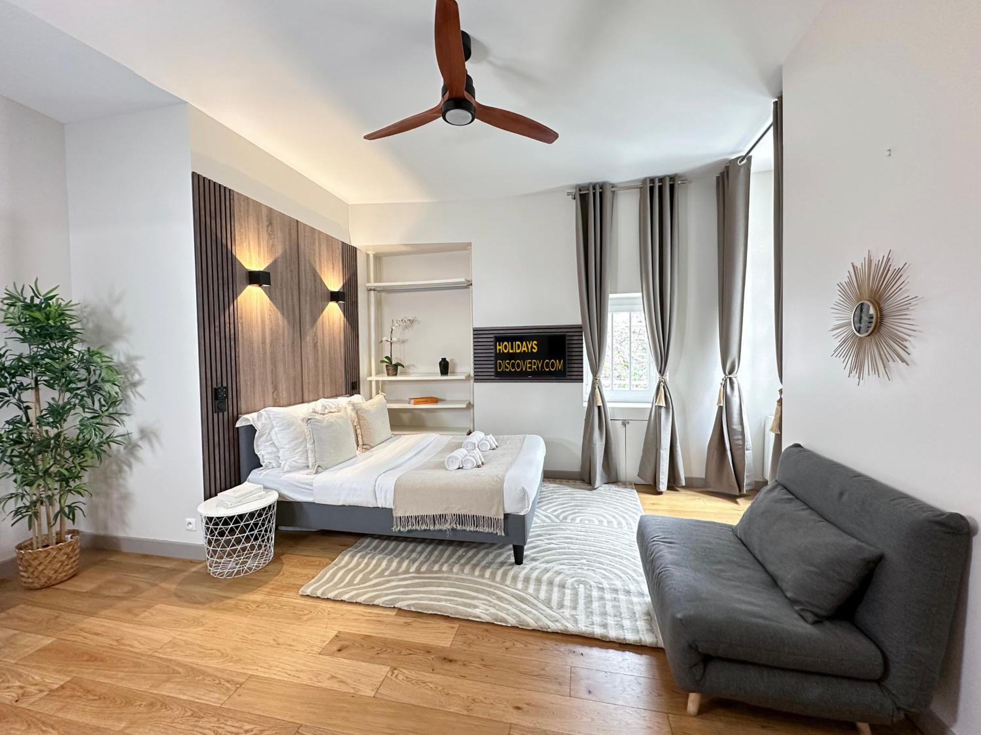 Spacious Studio In Saint-germain-des-pres *