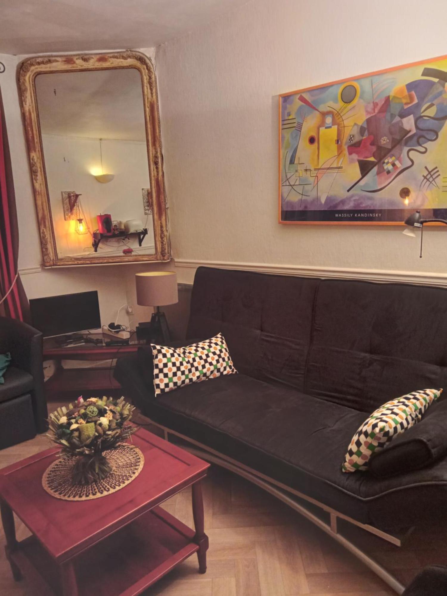 2 Pieces 9 Eme Apartment Paris