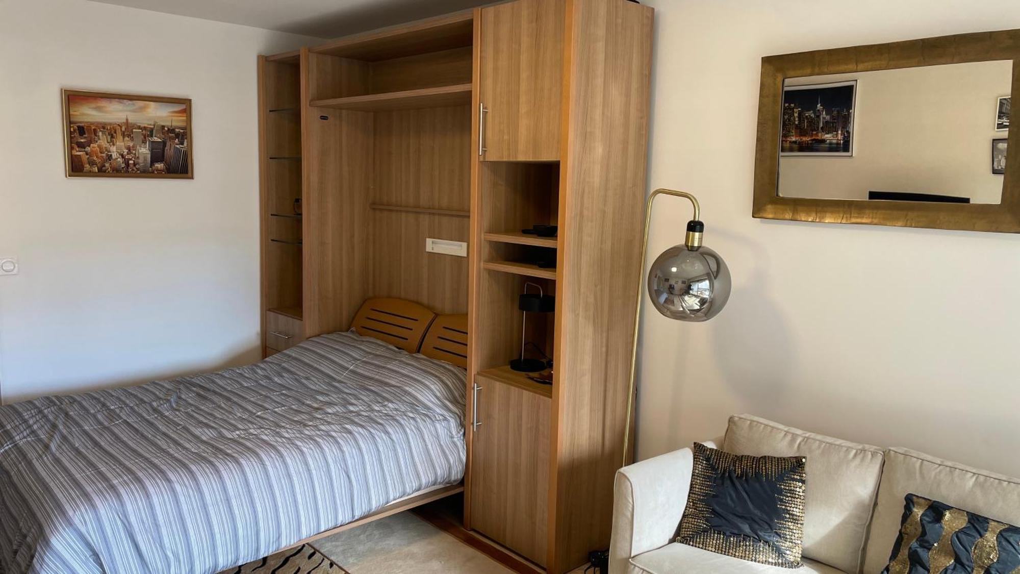 Un De Luxe Les Champs Elysees Apartment *