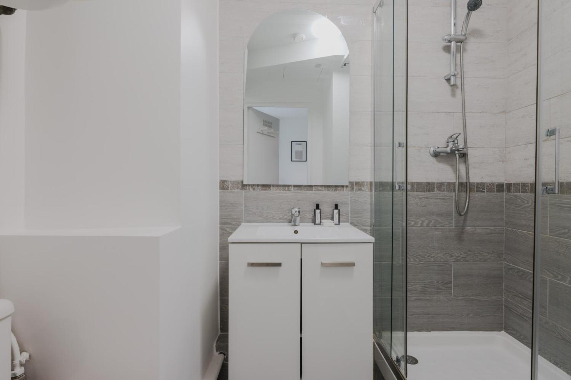 Appartement Cmg Batignolles - Lechapelais Ii *